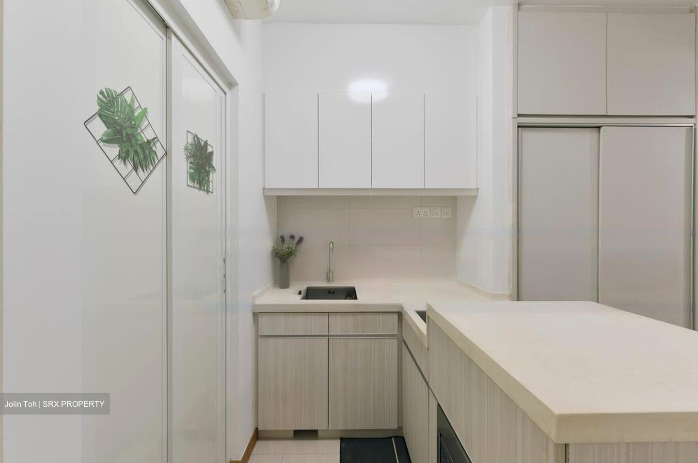 1 Canberra (D27), Condominium #483520041